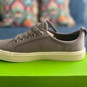 Cariuma Sneakers - Low Mystic Grey Canvas Women - Size 9